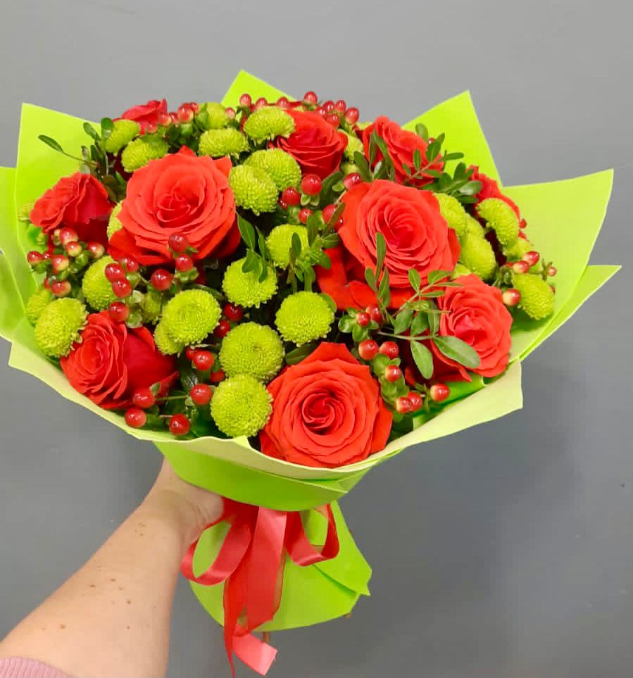 Букет цветов из: Хризантемы и Розы в Домне