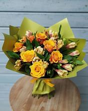 Букет цветов из:  Альстромерии и Розы в Домне
