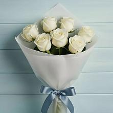 Букет 7 Белых роз Эдлесс Лав в Домне