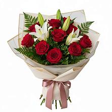 Букет цветов из:  Лилии и Розы в Домне