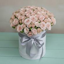 Цветочная композиция из Розы в шляпной коробке в Домне