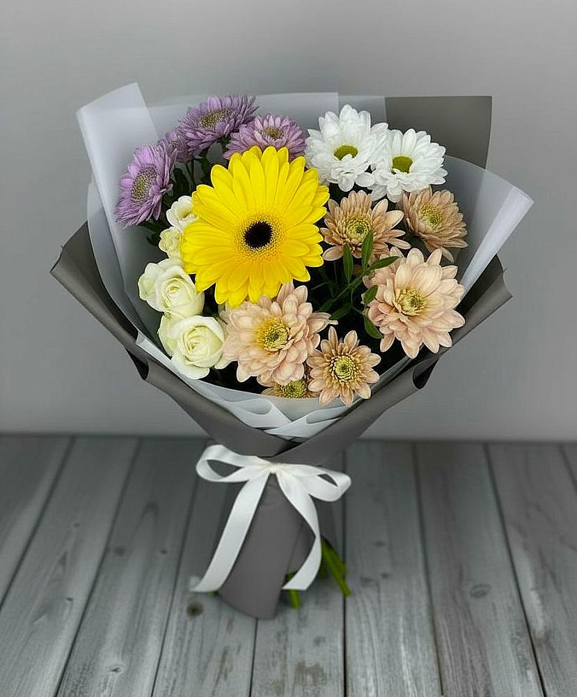 Букет цветов из: Розы, Герберы и Хризантемы в Домне