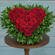 Цветочная композиция из Розы в виде сердца в Домне