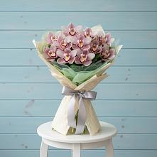 Букет цветов из:  Орхидеи и Розы в Домне