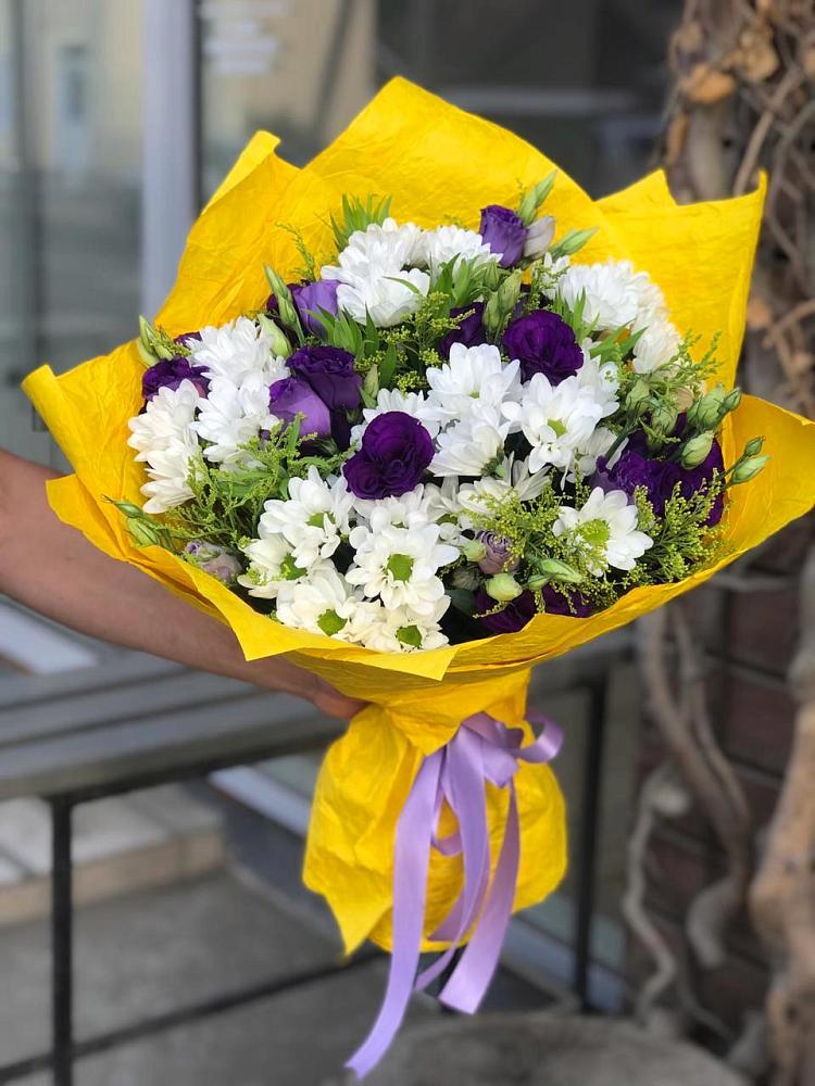 Букет цветов из: Ирисы, Хризантемы и Ромашки в Домне