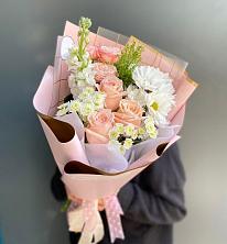 Букет цветов из:  Хризантемы и Розы в Домне