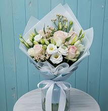 Букет цветов из:  Розы и Лизиантусы в Домне