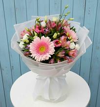 Букет цветов из:  Герберы, Альстромерии и Лизиантусы в Домне