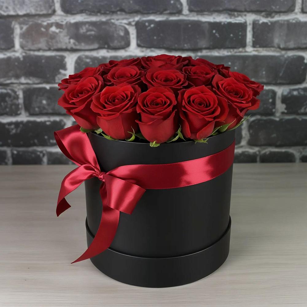 Цветочная композиция из Розы в шляпной коробке в Домне