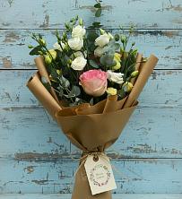 Букет цветов из:  Розы и Лизиантусы в Домне