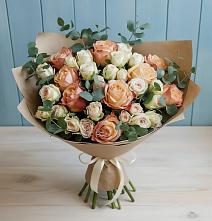 Букет цветов из:  Альстромерии и Розы в Домне
