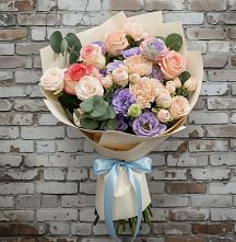Букет цветов из:  Розы, Лизиантусы и Гвоздики #REPLACE_PRED# Домне