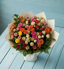 Букет Микс из разноцветных кустовых роз в Домне